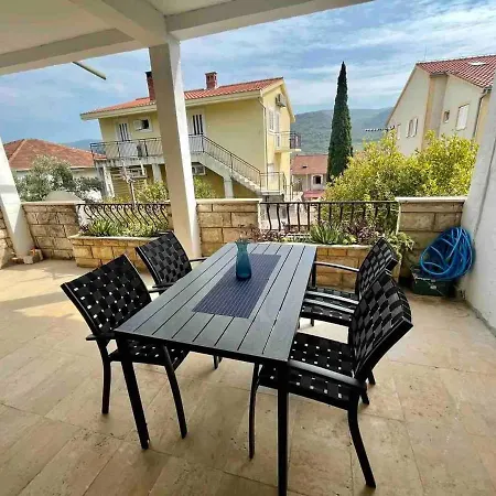 Two Bedroom -terrace- Parking- Walk To Beach סטארי גראד